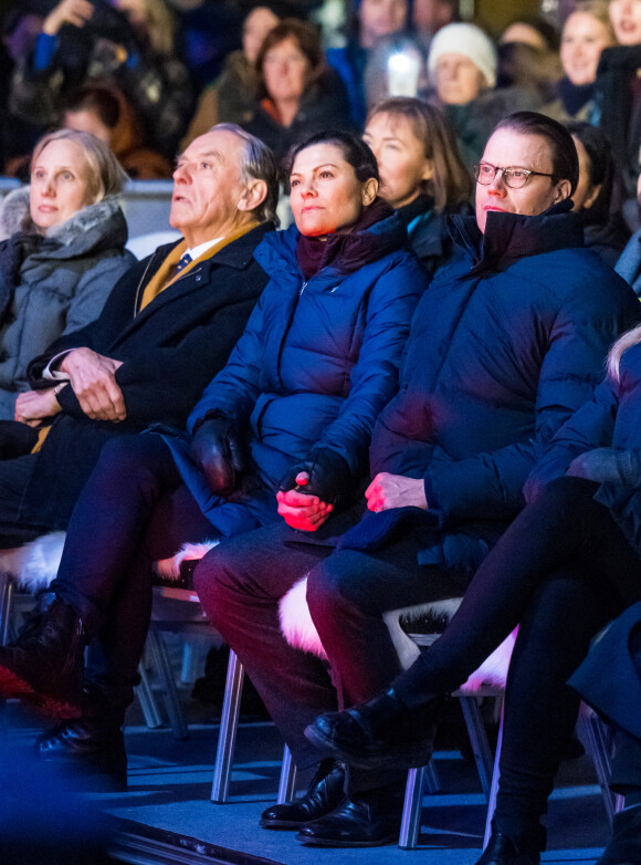 La princesse Victoria de Suède et le prince Daniel assistent à un concert caritatif pour les victimes de la guerre en Ukraine à Stockholm le 10 mars 2022.