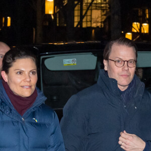 La princesse Victoria de Suède et le prince Daniel assistent à un concert caritatif pour les victimes de la guerre en Ukraine à Stockholm le 10 mars 2022.