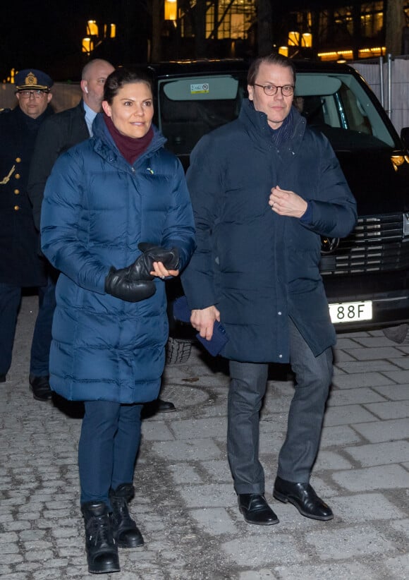 La princesse Victoria de Suède et le prince Daniel assistent à un concert caritatif pour les victimes de la guerre en Ukraine à Stockholm le 10 mars 2022.