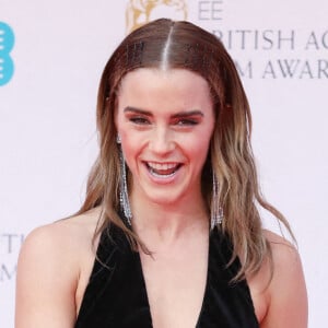 Emma Watson - Photocall de la cérémonie des BAFTA 2022 (British Academy Film Awards) au Royal Albert Hall à Londres