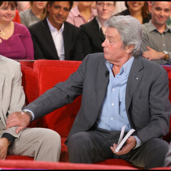 Anthony et Alain Delon - Enregistrement de l'émission Vivement Dimanche © Guillaume Gaffiot/bestimage