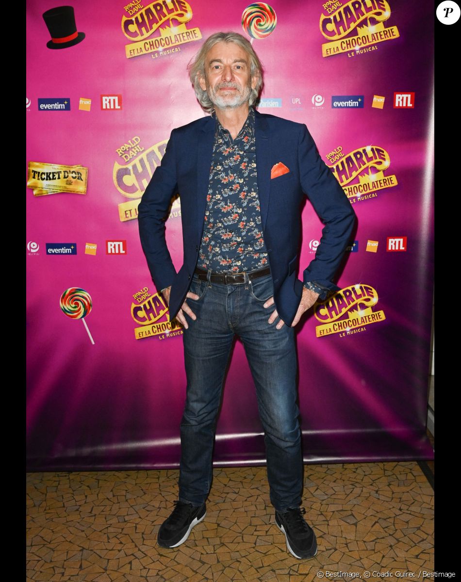 Gilles Verdez - Générale de la comédie musicale "Charlie et la chocolaterie" au Théâtre du Gymnase à Paris. Le 5 novembre 2021 © Coadic Guirec / Bestimage