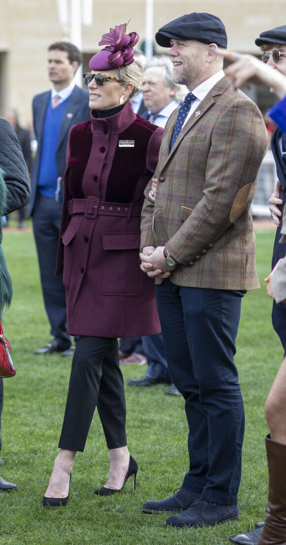 Zara Phillips (Zara Tindall) et son mari Mike Tindall à l'ouverture du "Cheltenham Festival 2022", le 15 mars 2022.