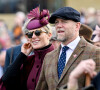 Zara Tindall et son mari Mike assistent au premier jour de la célèbre course de chevaux du festival de Cheltenham.