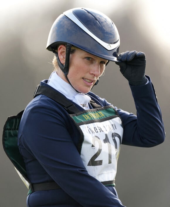 Zara Tindall participe à la compétition équestre Tweseldown Horse Trials à Odiham le 11 mars 2022.