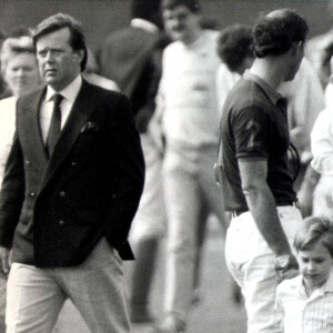 Diana et ses files, William et Harry, lors d'un match de polo en 1988.