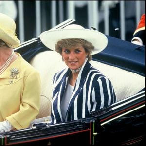 Diana et la reine mère à Ascot en 1987.