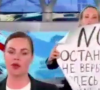 Extrait diffusé par BFMTV de l'irruption de Marina Ovsyannikova lors du JT russe de Pervy Kanal où elle a dénoncé la guerre en Ukraine