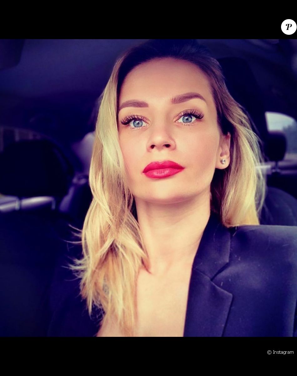 Marina Ovsyannikova, productrice de télévision russe, qui a fait irruption durant le JT le plus regardé de Russie. Image provenant d'un compte Instagram à son nom