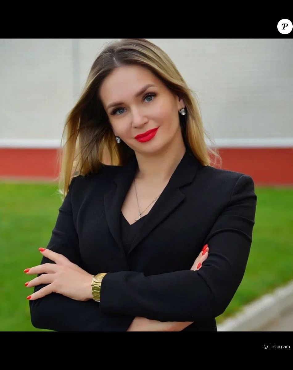 Marina Ovsyannikova, productrice de télévision russe, qui a fait irruption durant le JT le plus regardé de Russie. Image provenant d'un compte Instagram à son nom