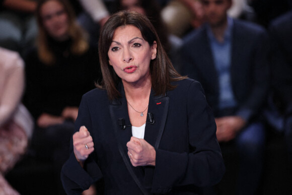 Anne Hidalgo, maire de Paris - Les candidats à l'élection présidentielle sont sur le plateau de l'émission "La France face à la guerre" sur TF1 le 14 mars 2022. © Laurent Vu / Pool / Bestimage 