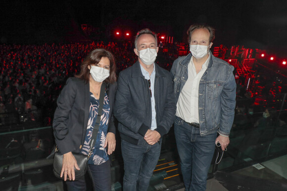 Anne Hidalgo (Maire de Paris) est photographiée avec Emmanuel Grégoire (Pdt AccorHotels Arena) et son mari Jean Marc Germain lors de l'étude médicale et concert test Ambition Live Again qui se déroule à l'AccorHotels Arena de Paris, le 29 Mai 2021. © Stéphane Allaman / Alea via Bestimage 