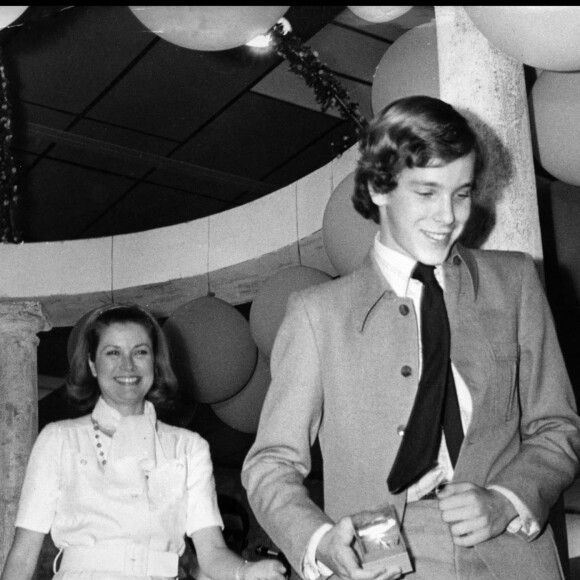 Albert de Monaco et sa mère, la princesse Grace, en 1976.