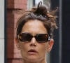 Exclusif - Katie Holmes avec un piercing au nez, fait du shopping dans le quartier de Soho à Manhattan. New York, le 19 mars 2022.