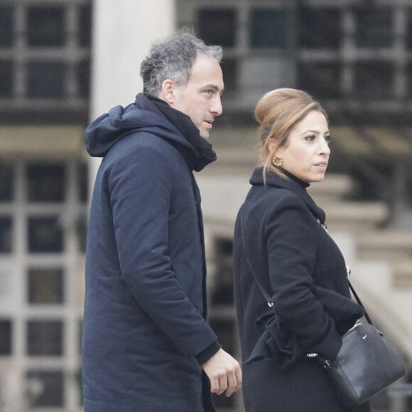 Léa Salamé et son compagnon Raphaël Glucksmann - Obsèques de Sébastien Demorand à la Coupole du crématorium du cimetière du Père-Lachaise à Paris, France, le 31 janvier 2020.