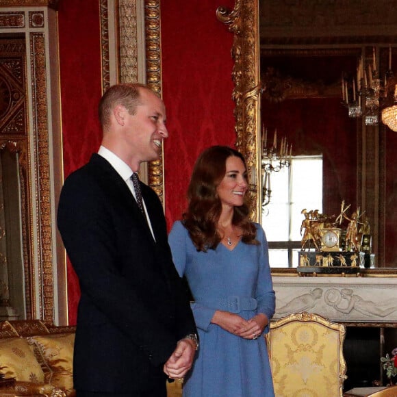 Le prince William, duc de Cambridge, et Kate Middleton, duchesse de Cambridge, reçoivent le président d'Ukraine, Volodymyr Zelensky et sa femme Olena à Buckingham Palace à Londres, le 7 octobre 2020. 