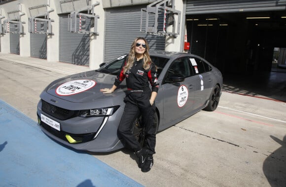 Candice Pascal - 3e édition du challenge automobile "Talon Piste, Woman Charity Racing Challenge" au Circuit Bugatti du Mans. Le 20 mars 2022. © Denis Guignebourg / Bestimage