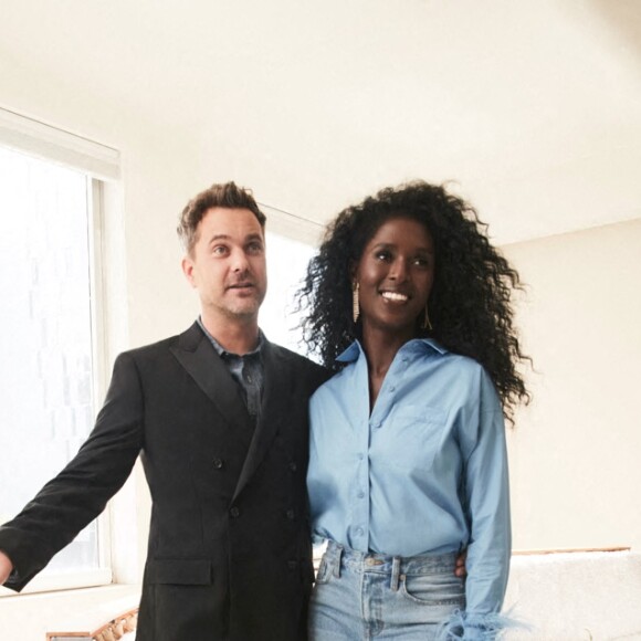 Joshua Jackson et Jodie Turner-Smith posent sur la campagne des fêtes de fin d'année 2021 de la marque J. Crew.