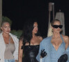 Exclusif - Khloé Kardashian et ses amies Natalie Halcro et Olivia Pierson quittent le restaurant Nobu. Malibu, le 23 mars 2022.