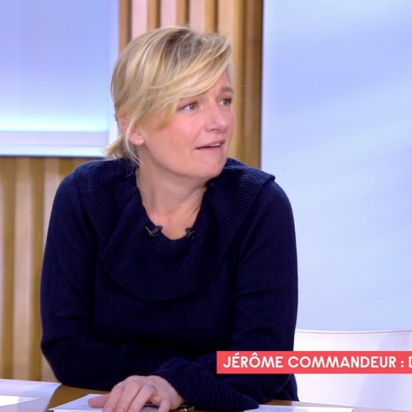 Anne-Elisabeth Lemoine taquinée par Jérôme Commandeur dans C à Vous