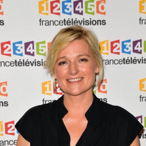 Anne-Elisabeth Lemoine lors du photocall de la présentation de la nouvelle dynamique 2017-2018 de France Télévisions. Paris, le 5 juillet 2017. © Guirec Coadic/Bestimage 