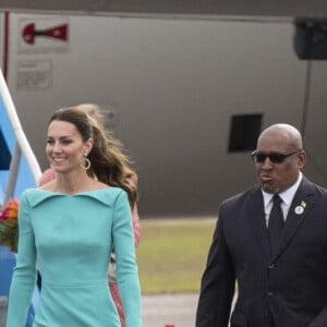 Le prince William, duc de Cambridge, et Catherine (Kate) Middleton, duchesse de Cambridge, arrivent aux Bahamas, dernière tape de leur voyage officiel dans les Caraïbes. Nassau, le 24 mars 2022. 