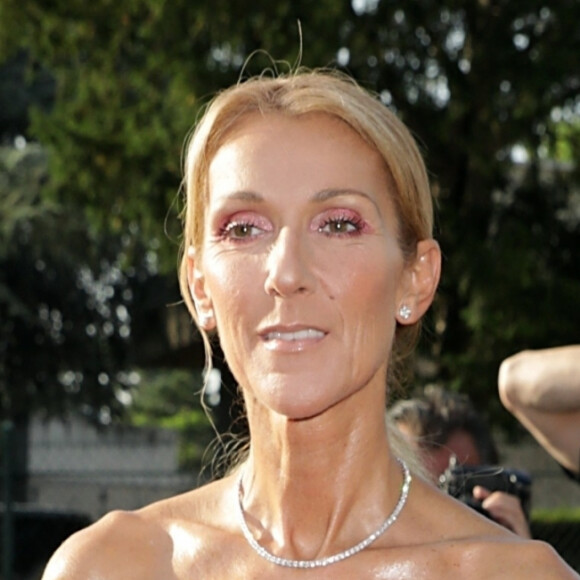 Céline Dion - Les célébrités au défilé Miu Miu à l'hippodrome d'Auteuil à Paris, lors de la Paris Fashion Week, le 29 juin 2019. 