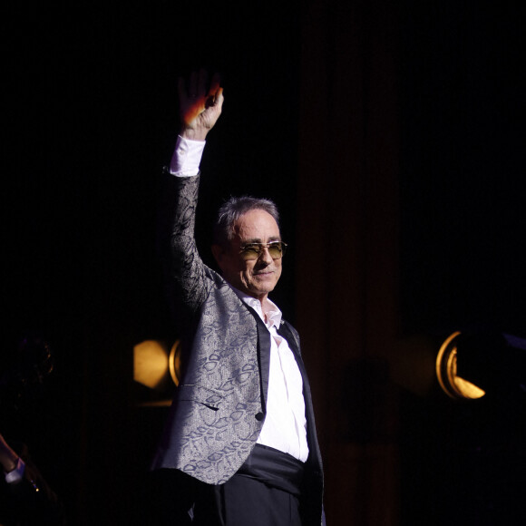 Alain Chamfort "Dandy Symphonique" en concert au Grand Rex à Paris © Denis Guignebourg / Bestimage 