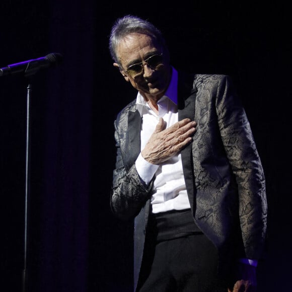 Alain Chamfort "Dandy Symphonique" en concert au Grand Rex à Paris. Le 23 mars 2022 © Denis Guignebourg / Bestimage 