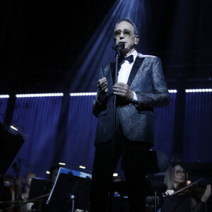 Alain Chamfort "Dandy Symphonique" en concert au Grand Rex à Paris. Le 23 mars 2022 © Denis Guignebourg / Bestimage 