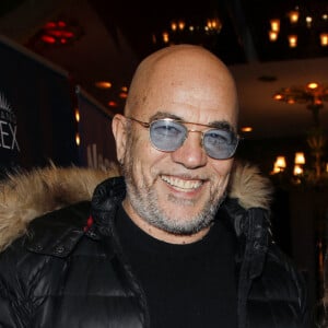 Pascal Obispo - People dans les backstage du concert de A.Chamfort "Dandy Symphonique" au Grand Rex à Paris. Le 23 mars 2022 © Denis Guignebourg / Bestimage 