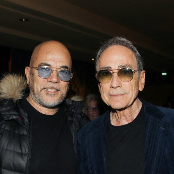 Pascal Obispo et Alain Chamfort "Dandy Symphonique" - People dans les backstage du concert de A.Chamfort "Dandy Symphonique" au Grand Rex à Paris. Le 23 mars 2022 © Denis Guignebourg / Bestimage 