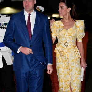 Le prince William, duc de Cambridge, et Catherine (Kate) Middleton, duchesse de Cambridge, quittent les Bahamas depuis l'aéroport international Lynden Pindling. Ce départ marque la fin de leur tournée dans les Caraïbes, au nom de la reine pour célébrer son jubilé de platine. Le 26 mars 2022. 