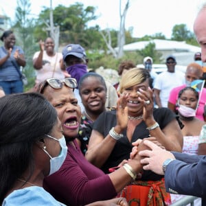 Le prince William, duc de Cambridge, et Catherine (Kate) Middleton, duchesse de Cambridge, visitent "Fish Fry" à Abaco, un lieu de rassemblement culinaire traditionnel des Bahamas qui se trouve sur toutes les îles des Bahamas, le huitième jour de leur tournée dans les Caraïbes au nom de la reine pour marquer son jubilé de platine. Abaco, le 26 mars 2022. 