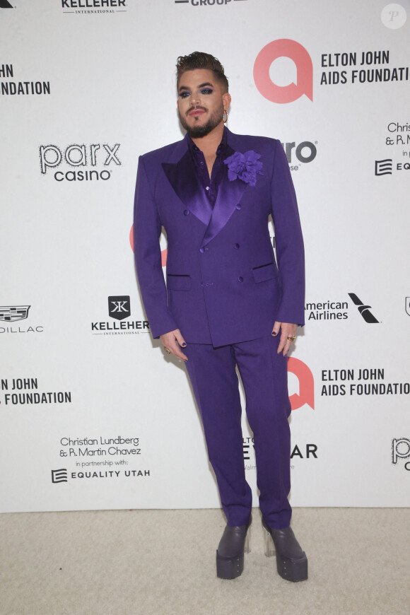 Adam Lambert - Photocall de la soirée "Elton John AIDS Foundation" lors de la 94ème édition de la cérémonie des Oscars à Los Angeles, le 27 mars 2022. 