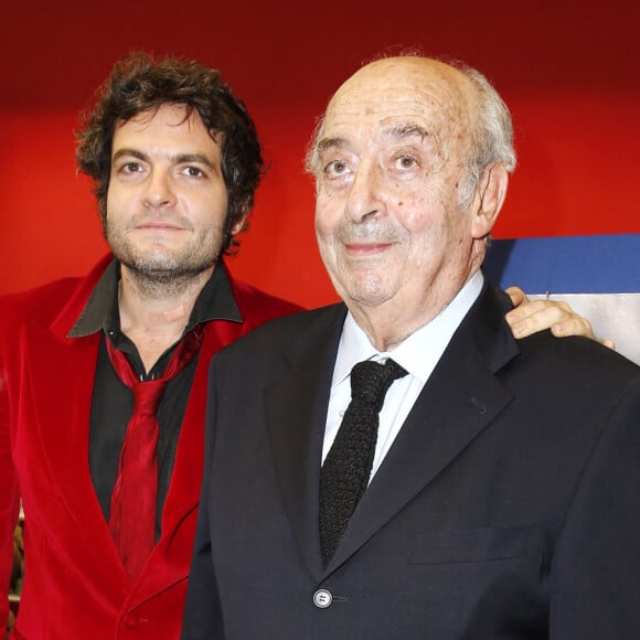 Matthieu Chedid et son grand-père Louis Selim Chedid - Hommage à Andrée Chedid, en donnant son nom à la bibliothèque Beaugrenelle.