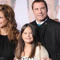 Regardez John Travolta se prendre pour Justin Timberlake : un duo avec sa fille Ella Bleu... touchant et délirant !