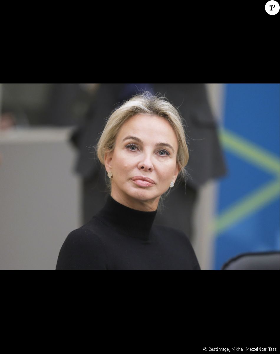 Corinna zu Sayn-Wittgenstein (qui a eu une liaison avec le roi Juan-Carlos d'Espagne) participe à un congrès à Saint-Petersbourg, en Russie, le 17 novembre 2017.