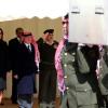 Rania de Jordanie et le roi Abdullah II en Jordanie à l'arrivée des dépouilles des soldats jordaniens tués à Haïti. Le 19 janvier 2010.