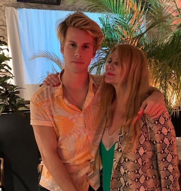 Ariane Séguillon avec son fils Dorian sur Instagram.