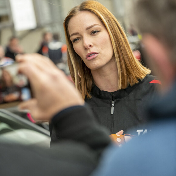 Maëva Coucke lors de la 3ème édition du célèbre Challenge Automobile caritatif Féminin "Talon Piste, Woman Charity Racing Challenge" au Circuit Bugatti du Mans le 20 mars 2022. © Alexandre Nicolas / Bestimage
