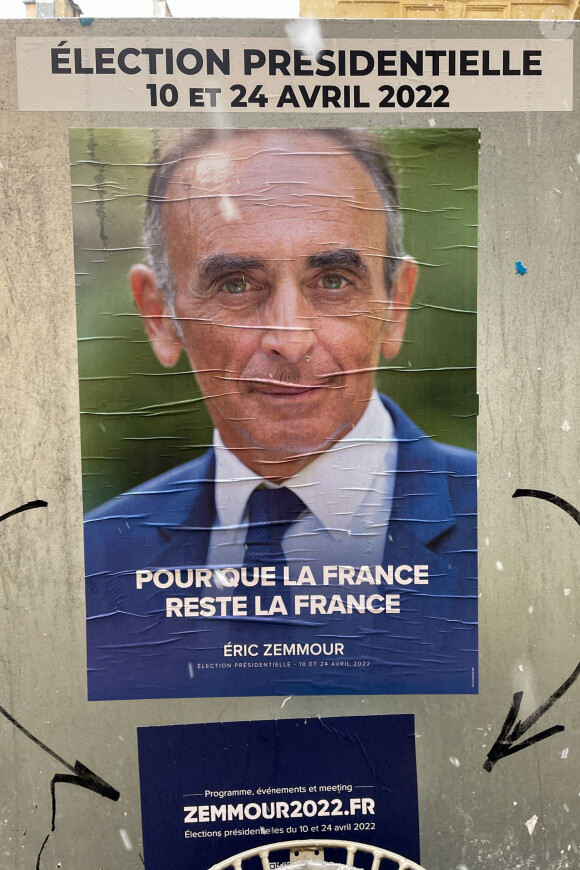 Eric Zemmour - Illustrations des affiches des candidats à l'élection présidentielle 2022 à Paris le 1er avril 2022. © Christophe Clovis / Bestimage 