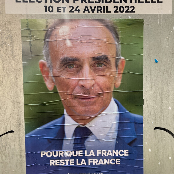 Eric Zemmour - Illustrations des affiches des candidats à l'élection présidentielle 2022 à Paris le 1er avril 2022. © Christophe Clovis / Bestimage 