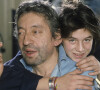 Serge Gainsbourg chez lui avec sa fille Charlotte, rue de Verneuil. © Michel Marizy via Bestimage