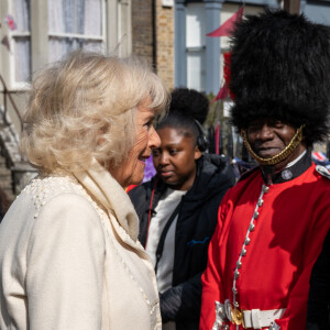 Camilla Parker Bowles, duchesse de Cornouailles, sur le tournage de la série "EastEnders" dans les studios BBC à Elstree. Le 31 mars 2022 