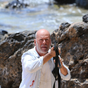 Exclusif - Bruce Willis tourne une scène du film "Paradise City" à Maui, Hawaii le 20 mai 2021.