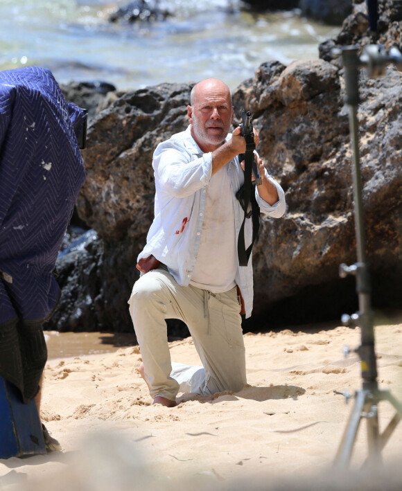 Exclusif - Bruce Willis tourne une scène du film "Paradise City" à Maui, Hawaii le 20 mai 2021.