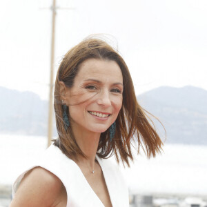 Jennifer Lauret - 5e saison du Festival International des Séries "Canneseries" à Cannes, le 2 avril 2022. © Denis Guignebourg/Bestimage