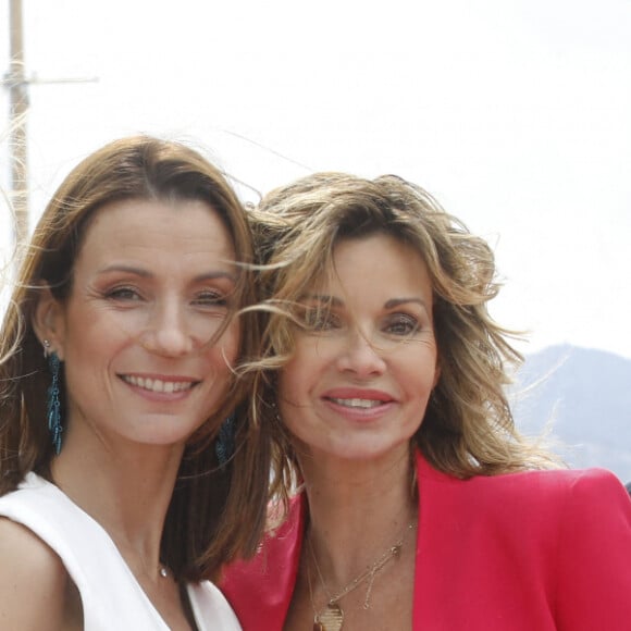 Solène Hébert, Jennifer Lauret, Ingrid Chauvin et Arnaud Henriet - 5e saison du Festival International des Séries "Canneseries" à Cannes, le 2 avril 2022. © Denis Guignebourg/Bestimage