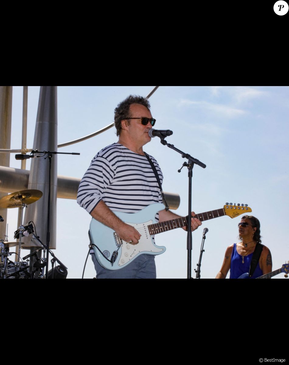 Axel bauer - Balances avant le concert lors de la journée de l'association "Enfant Star & Match" à la Pinede de Juan Les Pins le 8 juillet 2016.